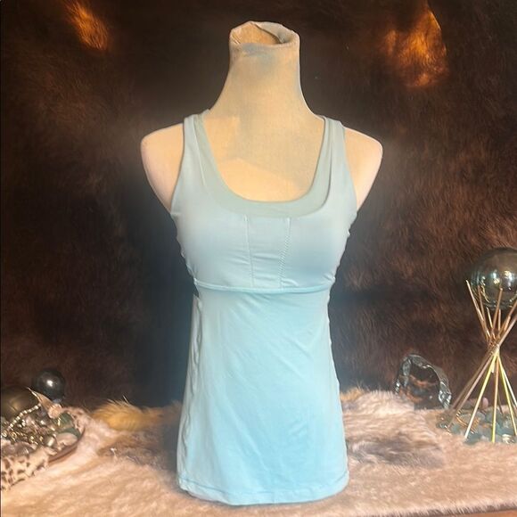 Lululemon tank top with built-in bra 4 (5225C) - Picture 1 of 5